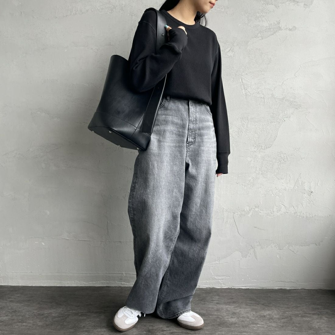 Health knit [ヘルスニット] 別注 クルーネック ワッフルボーダーカットソー [HR24F-L021IN-JF] BLACK &&モデル身長：156cm 着用サイズ：F&&