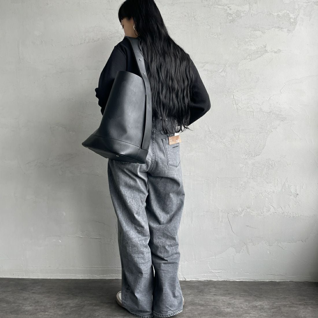 Health knit [ヘルスニット] 別注 クルーネック ワッフルボーダーカットソー [HR24F-L021IN-JF] BLACK &&モデル身長：156cm 着用サイズ：F&&