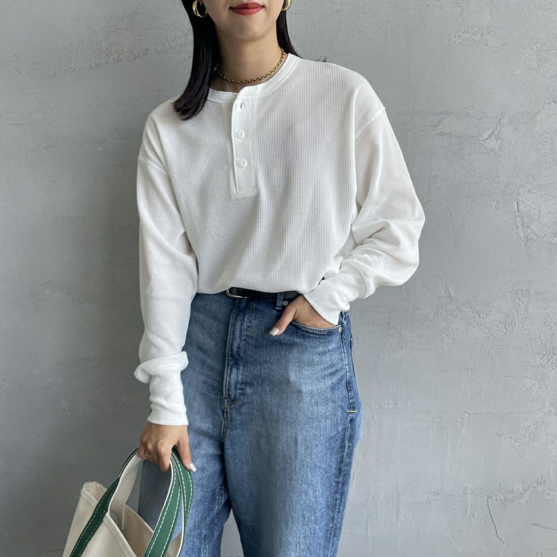 Health knit [ヘルスニット] 別注 ヘンリーネック ワッフルボーダーカットソー [HR2302L005IN-JF] WHITE &&モデル身長：163cm 着用サイズ：F&&