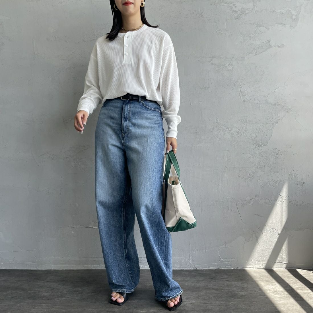 Health knit [ヘルスニット] 別注 ヘンリーネック ワッフルボーダーカットソー [HR2302L005IN-JF] WHITE &&モデル身長：163cm 着用サイズ：F&&