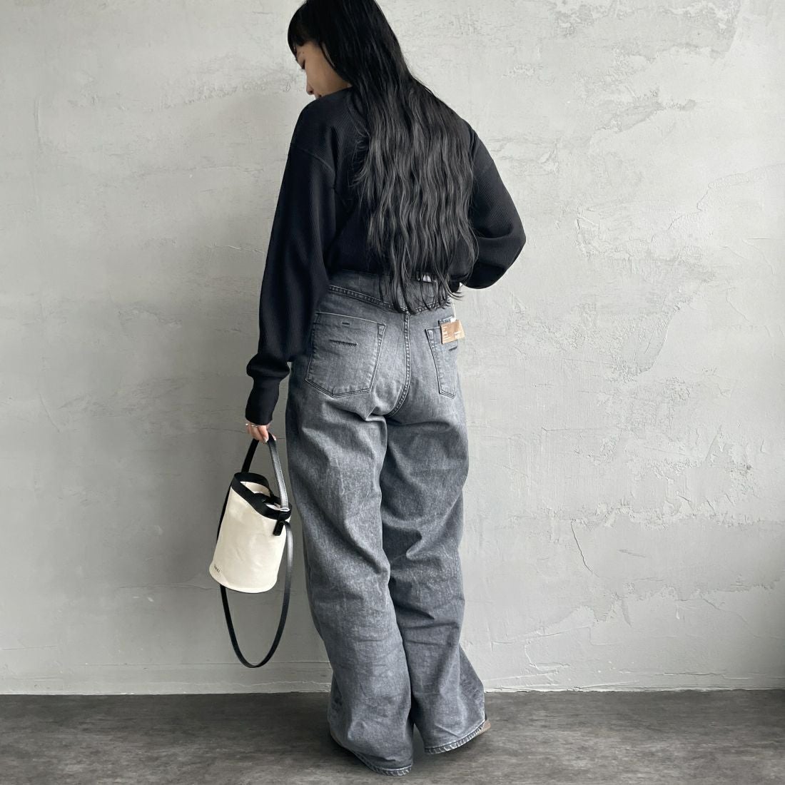 Health knit [ヘルスニット] 別注 ヘンリーネック ワッフルボーダーカットソー [HR2302L005IN-JF] BLACK &&モデル身長：156cm 着用サイズ：F&&