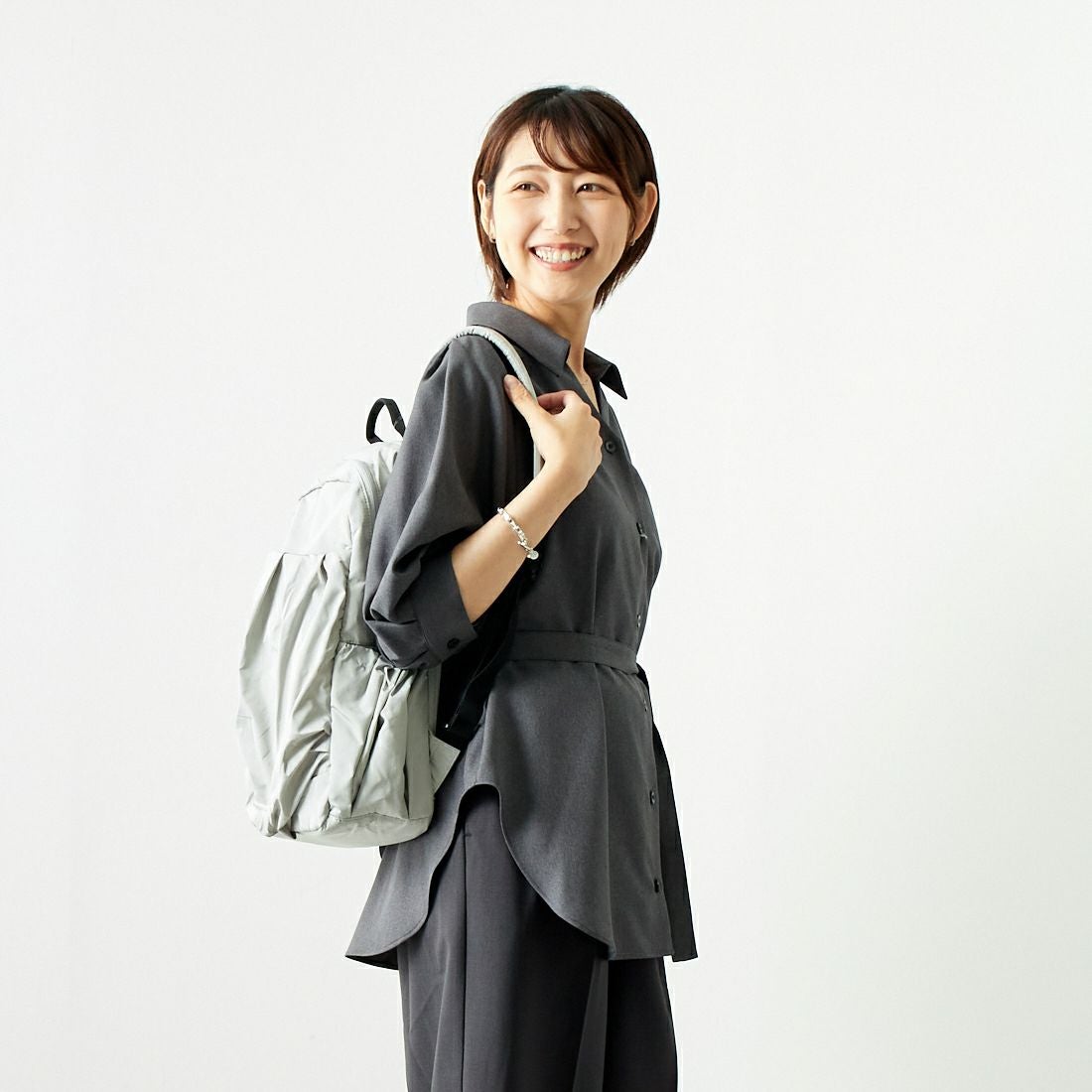 emmi [エミ] エコ撥水ギャザーボディーバックパック [13WGB239304] L.GRY