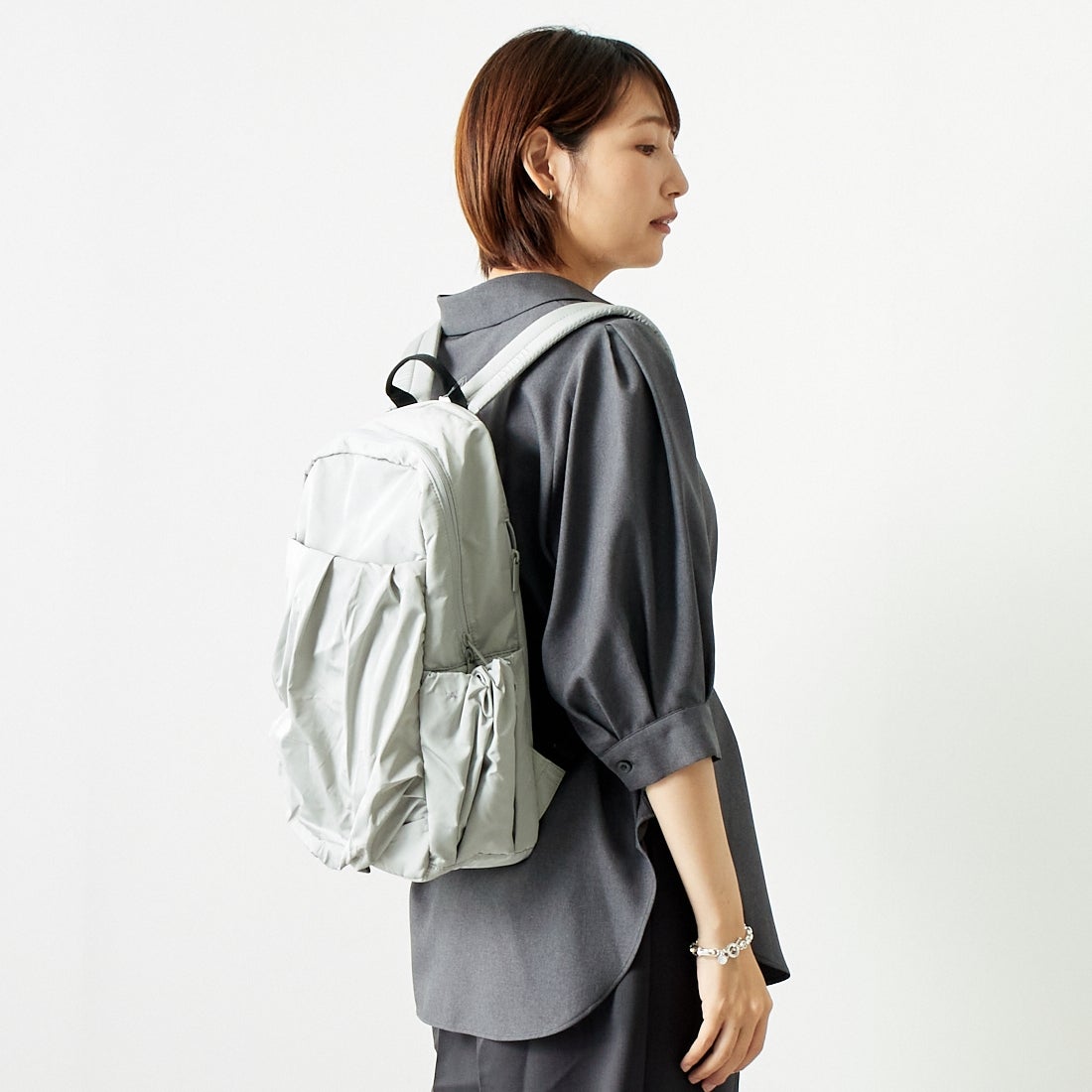 emmi [エミ] エコ撥水ギャザーボディーバックパック [13WGB239304] L.GRY