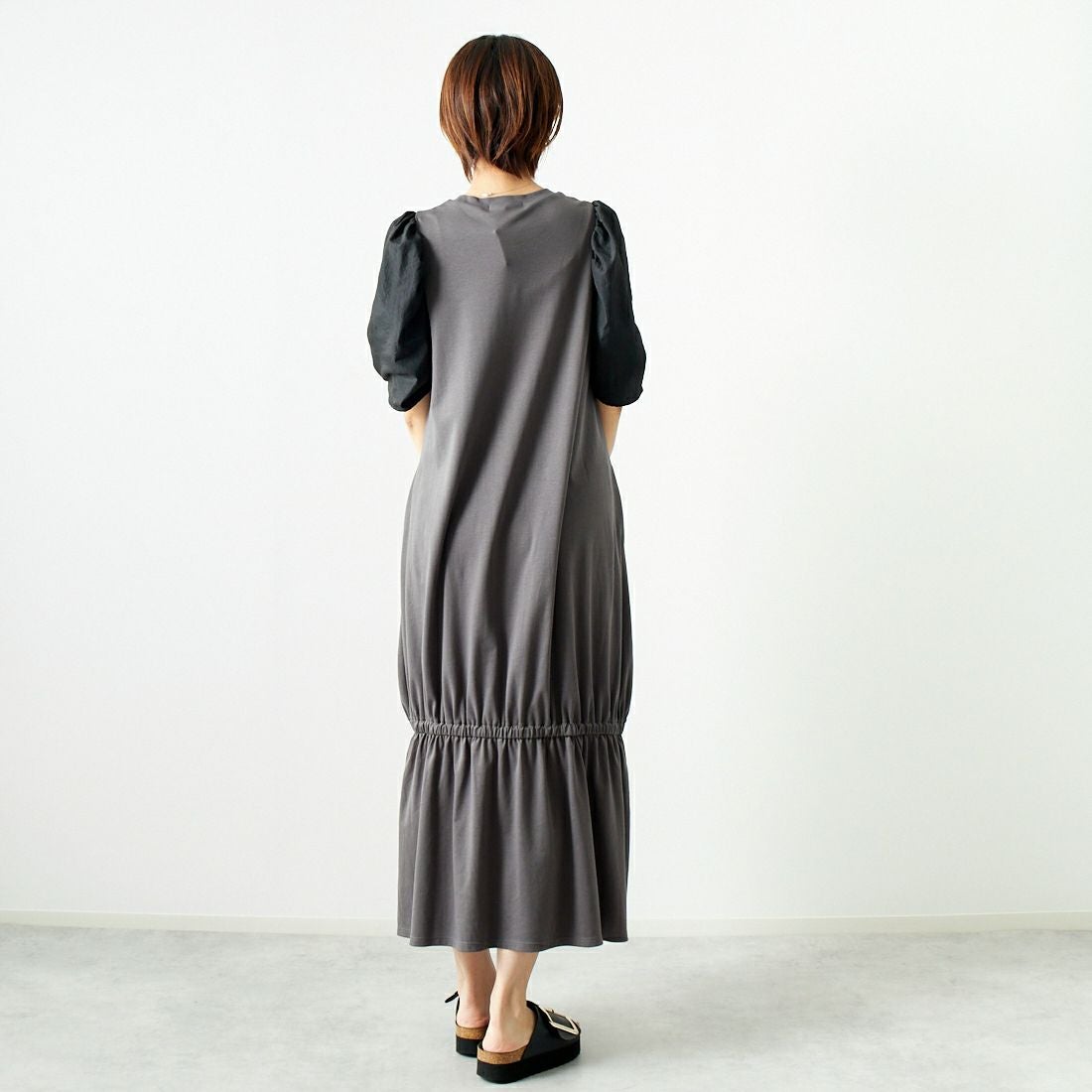 Jeans Factory Clothes [ジーンズファクトリークローズ] スムースタフタスリーブカットワンピース [7445328] C.GRAY &&モデル身長：167cm 着用サイズ：F&&