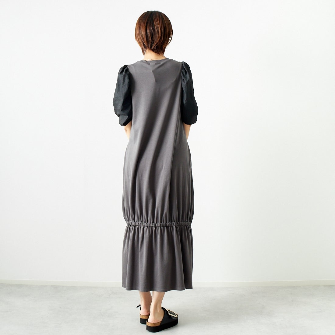 Jeans Factory Clothes [ジーンズファクトリークローズ] スムースタフタスリーブカットワンピース [7445328] C.GRAY &&モデル身長：167cm 着用サイズ：F&&