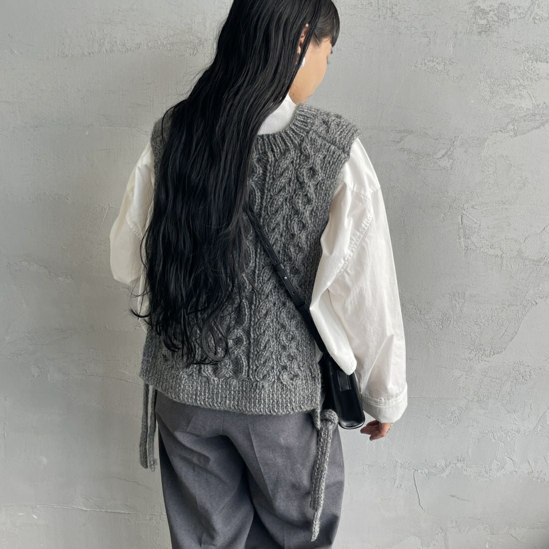 THE NORTH FACE [ザ ノースフェイス] ロングスリーブ ウォータースムースTシャツ [NTW12432] GRAY &&モデル身長：156cm 着用サイズ：F&&