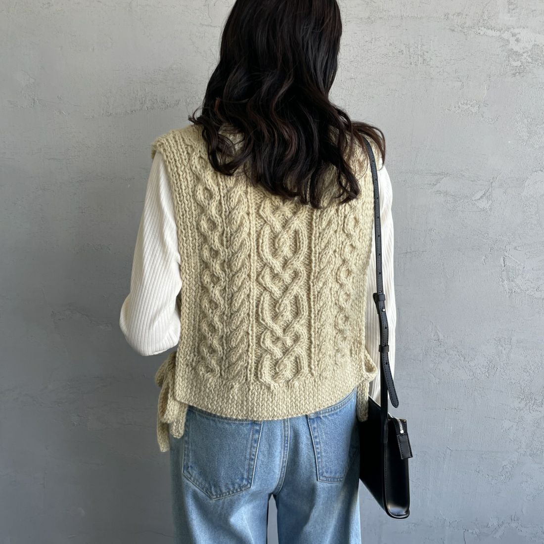 THE NORTH FACE [ザ ノースフェイス] ロングスリーブ ウォータースムースTシャツ [NTW12432] IVORY &&モデル身長：160cm 着用サイズ：F&&