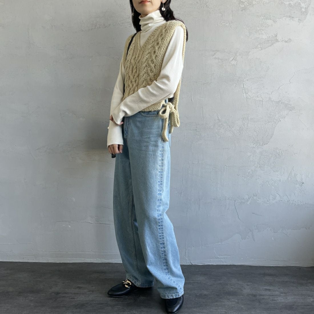 THE NORTH FACE [ザ ノースフェイス] ロングスリーブ ウォータースムースTシャツ [NTW12432] IVORY &&モデル身長：160cm 着用サイズ：F&&