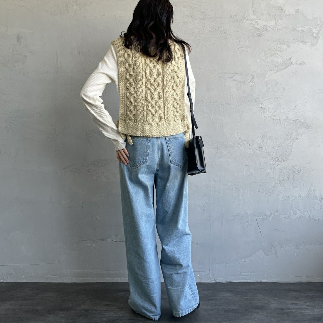 THE NORTH FACE [ザ ノースフェイス] ロングスリーブ ウォータースムースTシャツ [NTW12432] IVORY &&モデル身長：160cm 着用サイズ：F&&