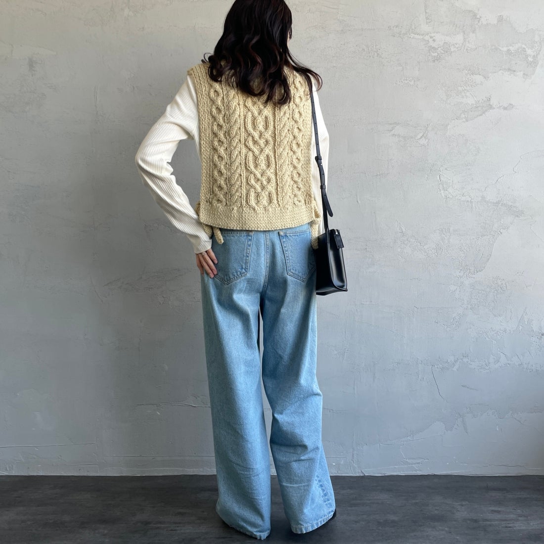 THE NORTH FACE [ザ ノースフェイス] ロングスリーブ ウォータースムースTシャツ [NTW12432] IVORY &&モデル身長：160cm 着用サイズ：F&&
