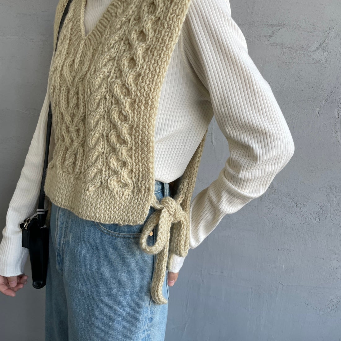 NEPAL HAND KNIT [ネパールハンドニット] 別注 ハンドニット サイドリボンベスト [NHK-DW-24FW3IN-JF] IVORY