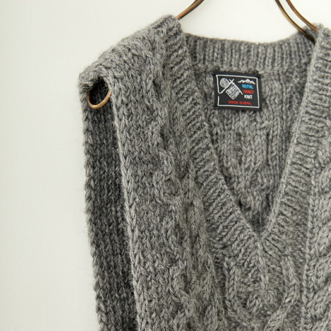 NEPAL HAND KNIT [ネパールハンドニット] 別注 ハンドニット サイドリボンベスト [NHK-DW-24FW3IN-JF] GRAY