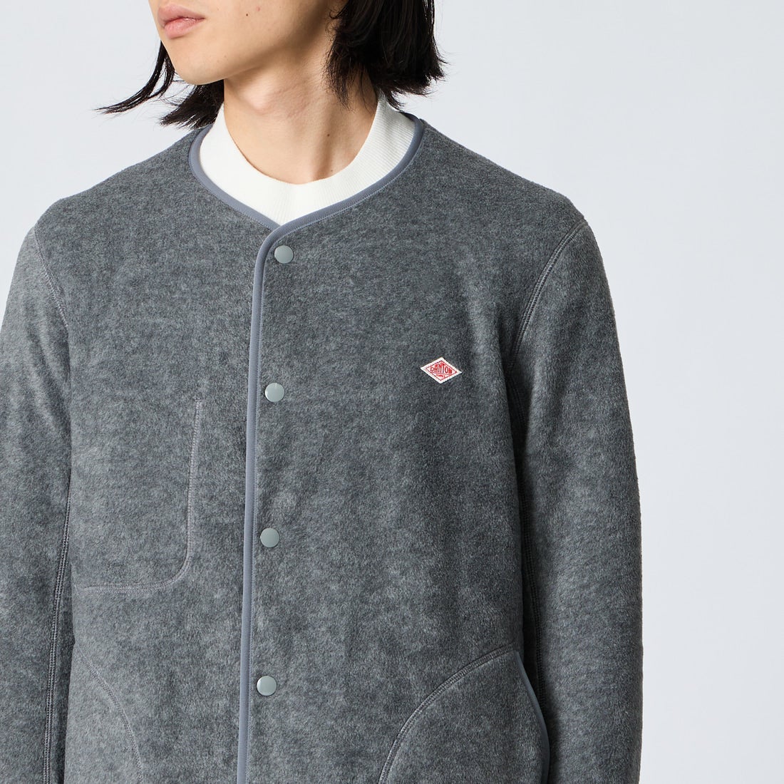 DANTON [ダントン] ノーカラーフリースカーディガン [JD-8939] DK.GREY &&モデル身長：175cm 着用サイズ：40&&