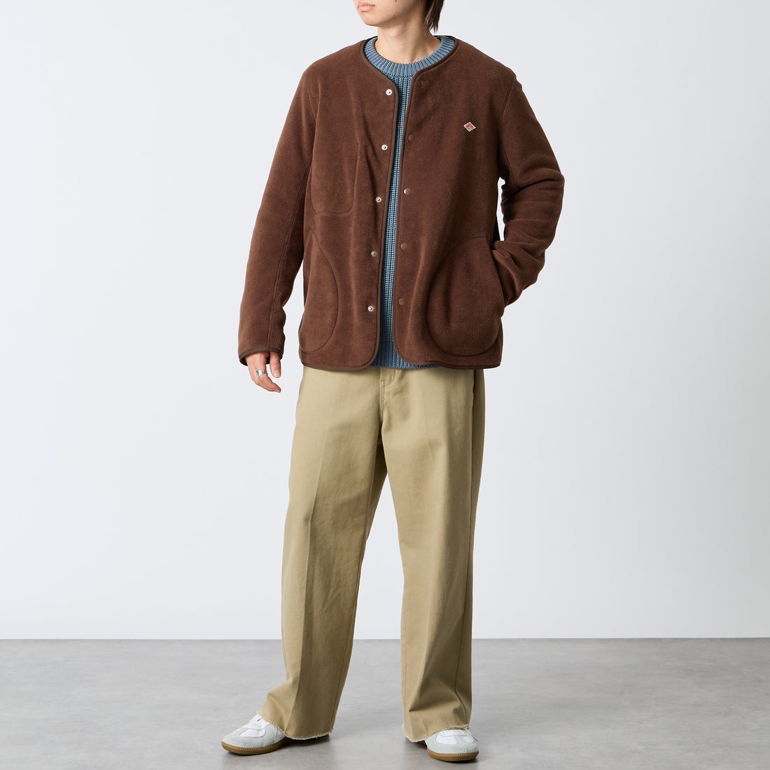 DANTON [ダントン] ノーカラーフリースカーディガン [JD-8939] CHOCOLATE &&モデル身長：177cm 着用サイズ：44&&