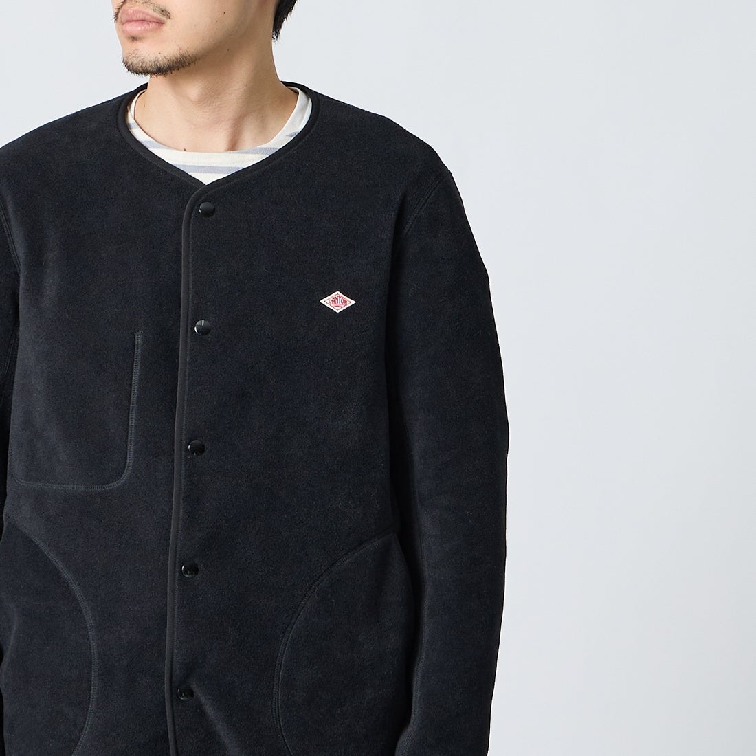 DANTON [ダントン] ノーカラーフリースカーディガン [JD-8939] BLACK &&モデル身長：168cm 着用サイズ：40&&