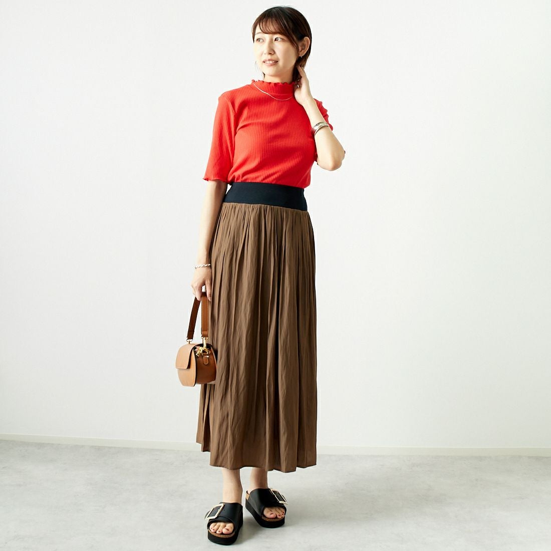 Jf Ready Made [ジェイエフレディメイド] ランダムテレコメローTシャツ [3004102] 301 ﾚｯﾄﾞ &&モデル身長：167cm 着用サイズ：F&&