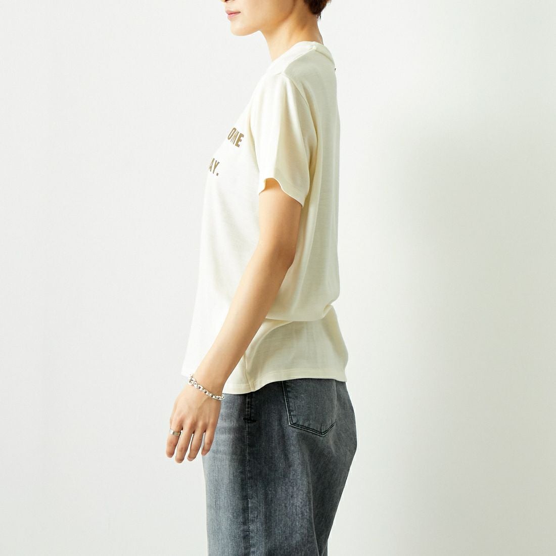 marmors [マルモア] ウールロゴTシャツ [0224309060] OFF WHITE &&モデル身長：160cm 着用サイズ：36&&