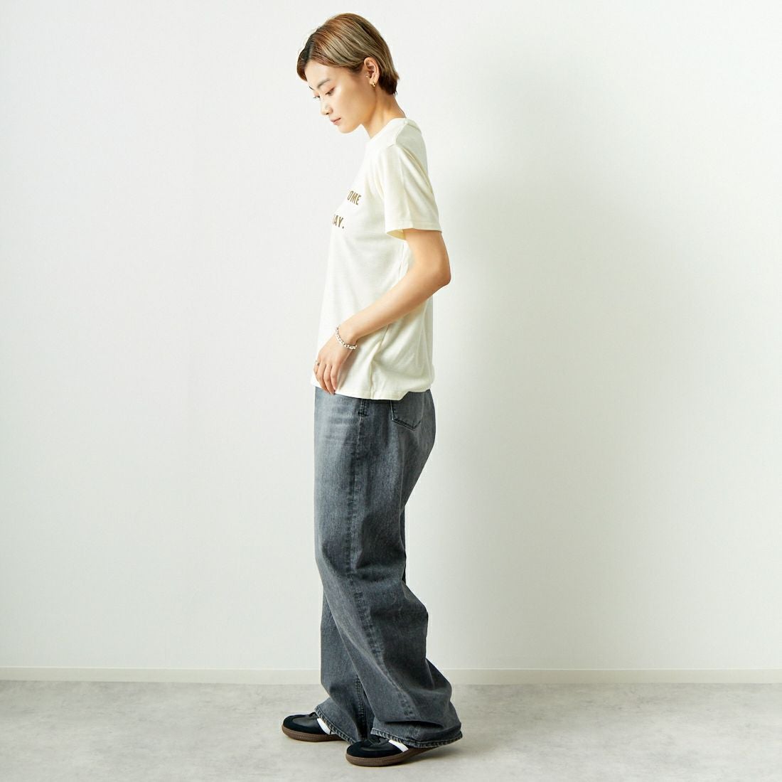 marmors [マルモア] ウールロゴTシャツ [0224309060] OFF WHITE &&モデル身長：160cm 着用サイズ：36&&