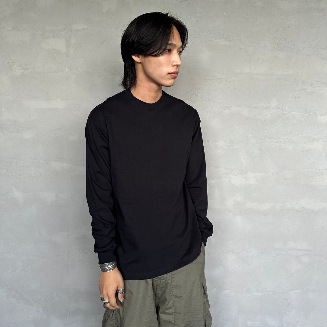 Hanes [ヘインズ] BEEFY ロングスリーブTシャツ [H5186] 090 ﾌﾞﾗｯｸ &&モデル身長：179cm 着用サイズ：L&&