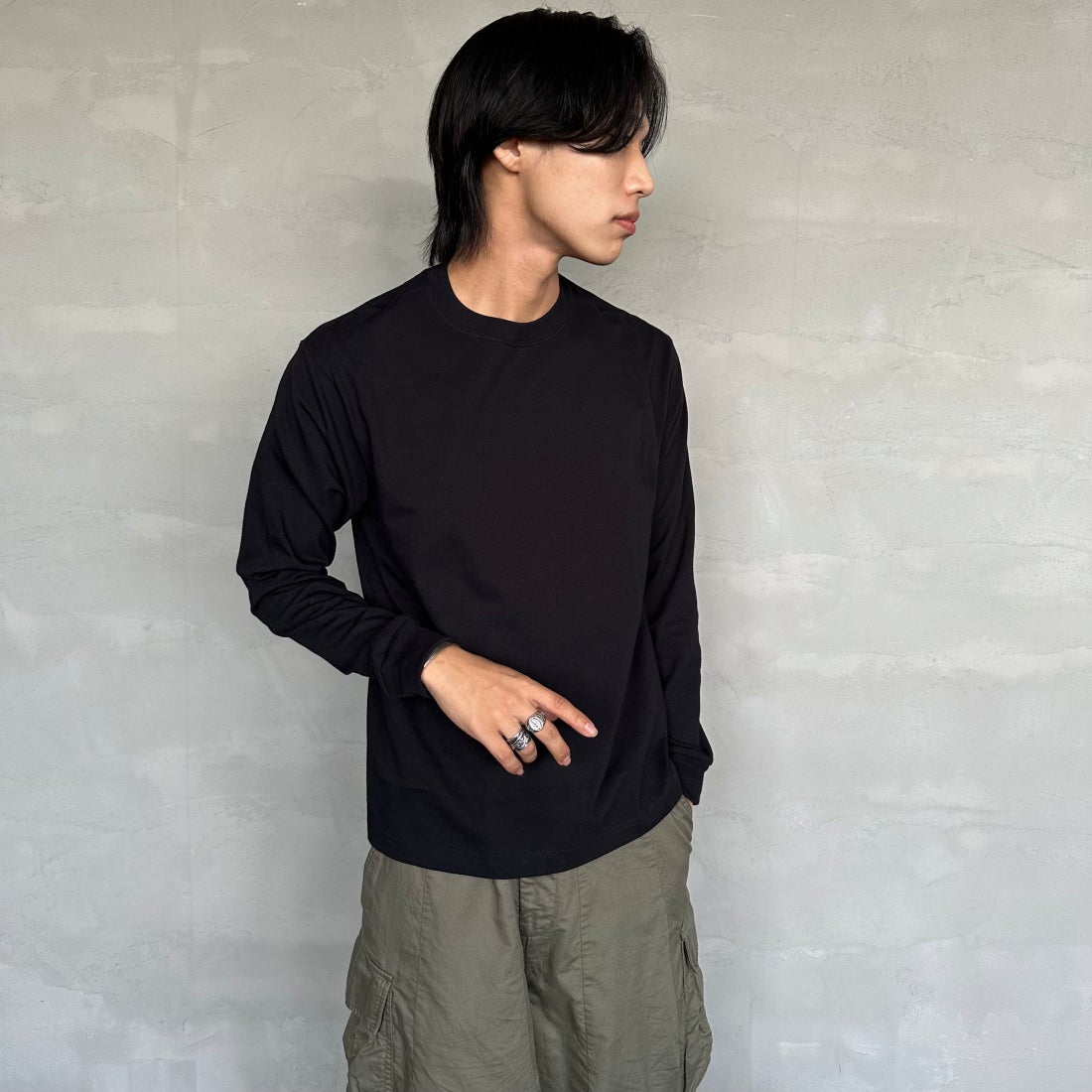 Hanes [ヘインズ] BEEFY ロングスリーブTシャツ [H5186] 090 ﾌﾞﾗｯｸ &&モデル身長：179cm 着用サイズ：M&&