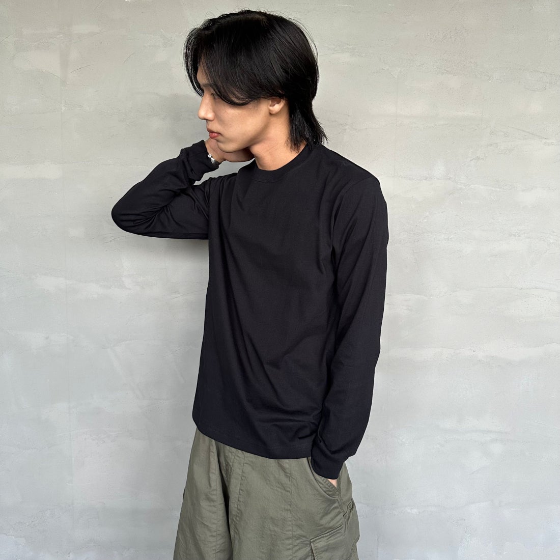 Hanes [ヘインズ] BEEFY ロングスリーブTシャツ [H5186] 090 ﾌﾞﾗｯｸ &&モデル身長：179cm 着用サイズ：M&&