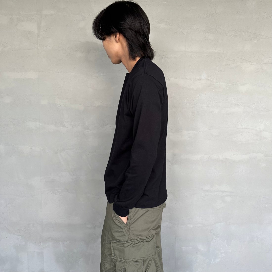 Hanes [ヘインズ] BEEFY ロングスリーブTシャツ [H5186] 090 ﾌﾞﾗｯｸ &&モデル身長：179cm 着用サイズ：M&&