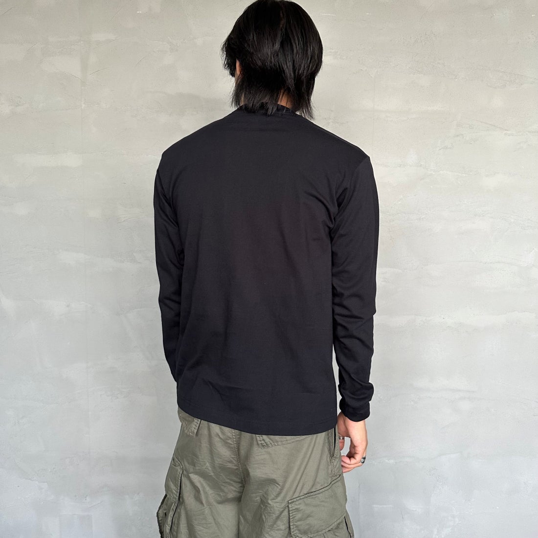 Hanes [ヘインズ] BEEFY ロングスリーブTシャツ [H5186] 090 ﾌﾞﾗｯｸ &&モデル身長：179cm 着用サイズ：M&&