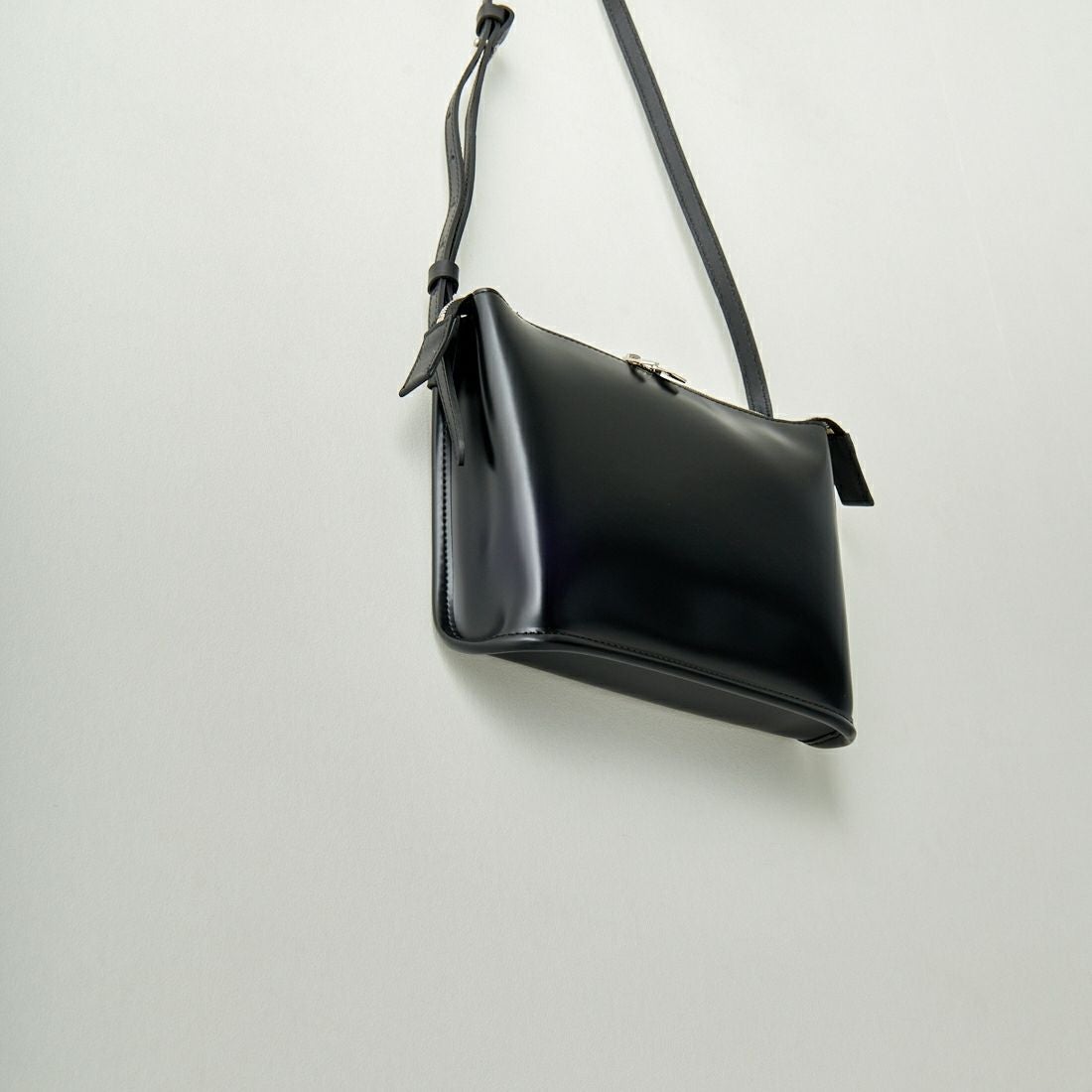 PIENI [ピエニ] ショルダーバッグ S [SHOULDER-S] MUSTA BK/N