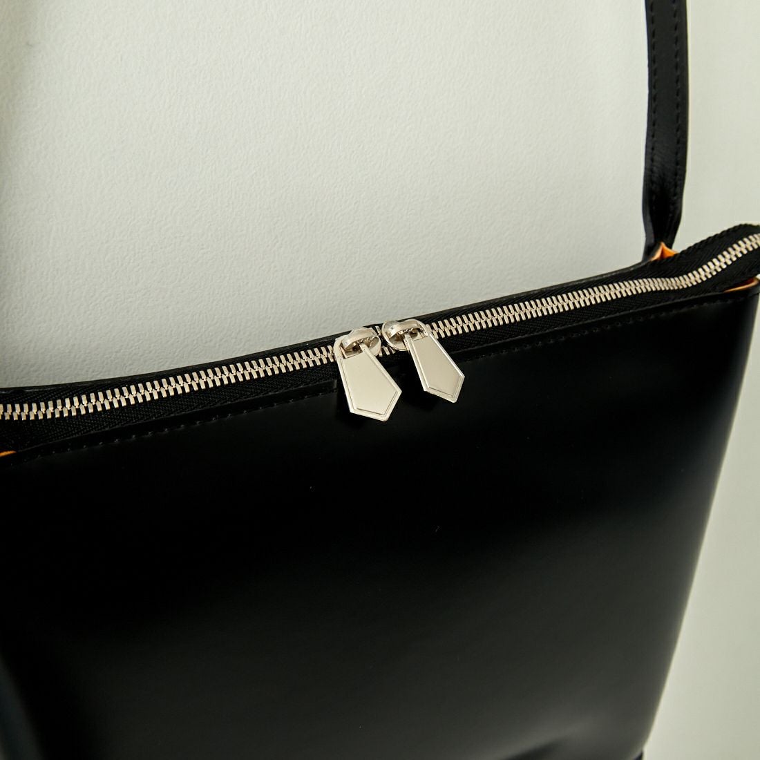 PIENI [ピエニ] ショルダーバッグ S [SHOULDER-S] MUSTA BK/N