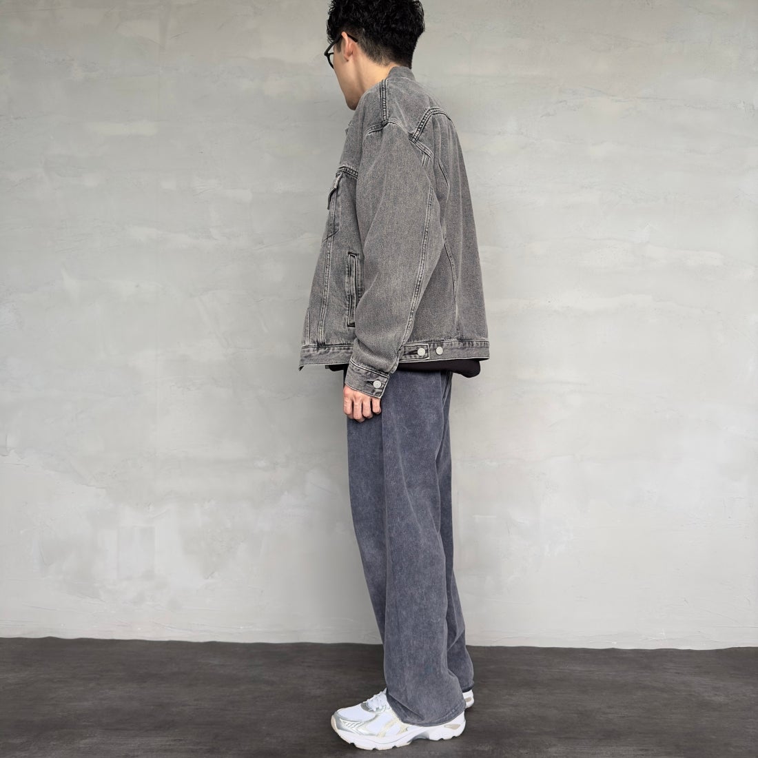 Noir Fabrik [ヌワールファブリック] デニムトラッカージャケット [NF-243-064] ACID BLK&&モデル身長：168cm 着用サイズ：L&&