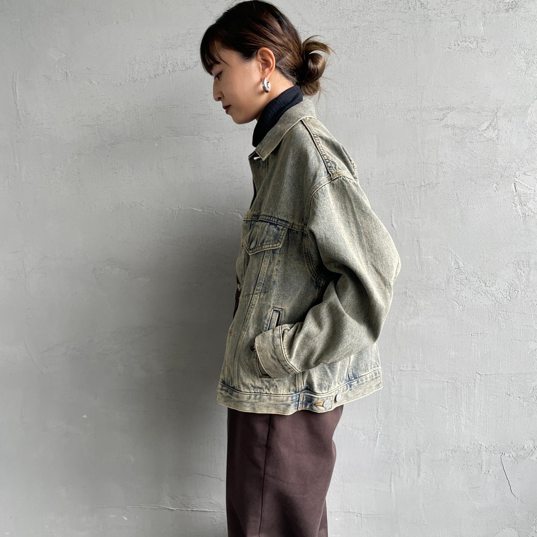 Noir Fabrik [ヌワールファブリック] デニムトラッカージャケット [NF-243-064] T.ACID BLU &&モデル身長：150cm 着用サイズ：XS&&