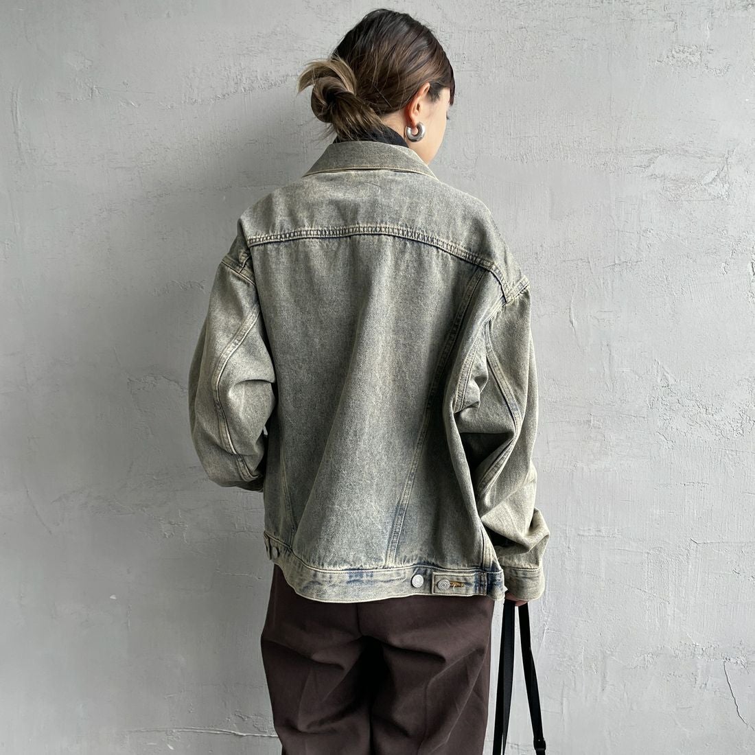 Noir Fabrik [ヌワールファブリック] デニムトラッカージャケット [NF-243-064] T.ACID BLU &&モデル身長：150cm 着用サイズ：XS&&