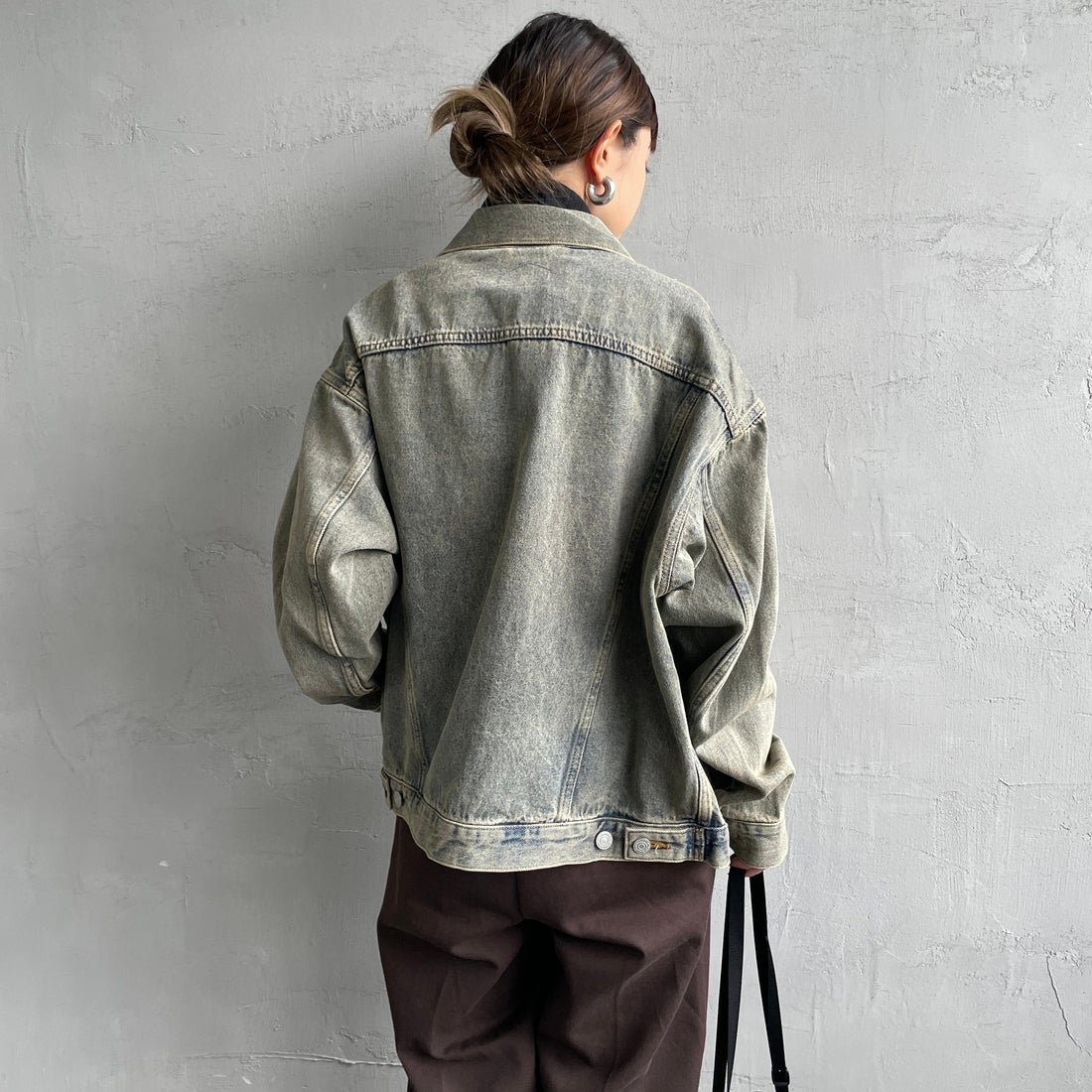 Noir Fabrik [ヌワールファブリック] デニムトラッカージャケット [NF-243-064] T.ACID BLU &&モデル身長：150cm 着用サイズ：XS&&