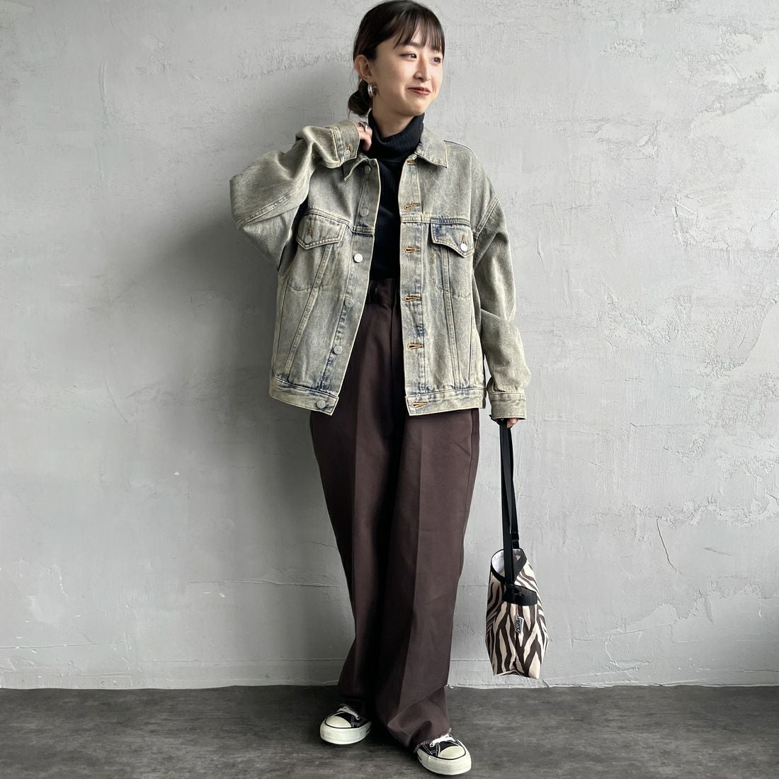 Noir Fabrik [ヌワールファブリック] デニムトラッカージャケット [NF-243-064] T.ACID BLU &&モデル身長：150cm 着用サイズ：XS&&