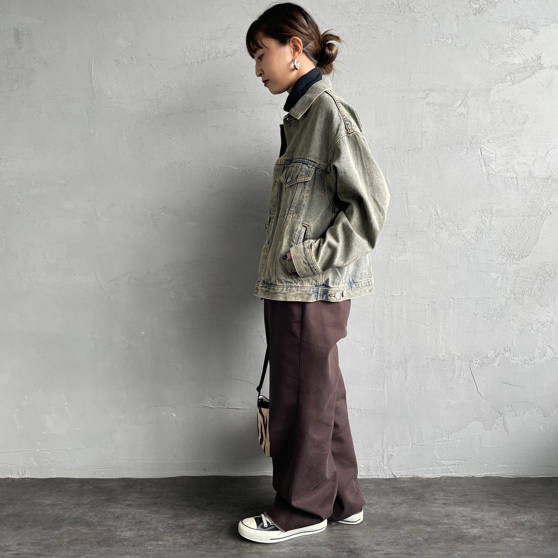 Noir Fabrik [ヌワールファブリック] デニムトラッカージャケット [NF-243-064] T.ACID BLU &&モデル身長：150cm 着用サイズ：XS&&