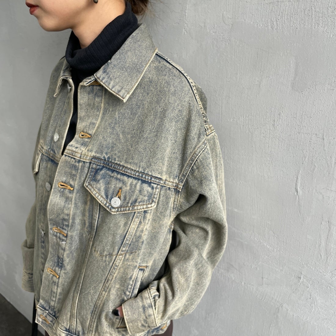 Noir Fabrik [ヌワールファブリック] デニムトラッカージャケット [NF-243-064] T.ACID BLU &&モデル身長：150cm 着用サイズ：XS&&