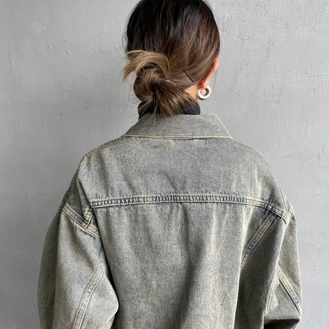 Noir Fabrik [ヌワールファブリック] デニムトラッカージャケット [NF-243-064] T.ACID BLU &&モデル身長：150cm 着用サイズ：XS&&