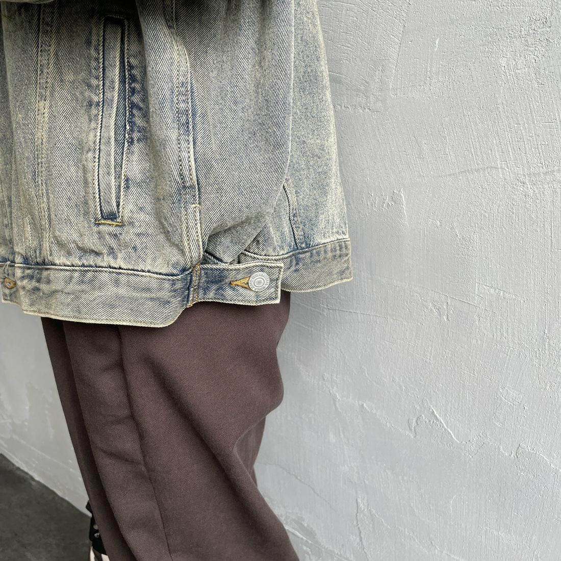 Noir Fabrik [ヌワールファブリック] デニムトラッカージャケット [NF-243-064] T.ACID BLU &&モデル身長：150cm 着用サイズ：XS&&