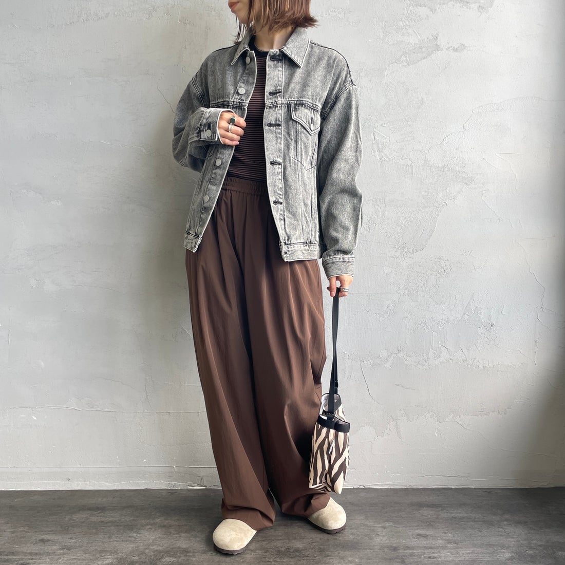 Noir Fabrik [ヌワールファブリック] デニムトラッカージャケット [NF-243-064] ACID BLK &&モデル身長：158cm 着用サイズ：XS&&