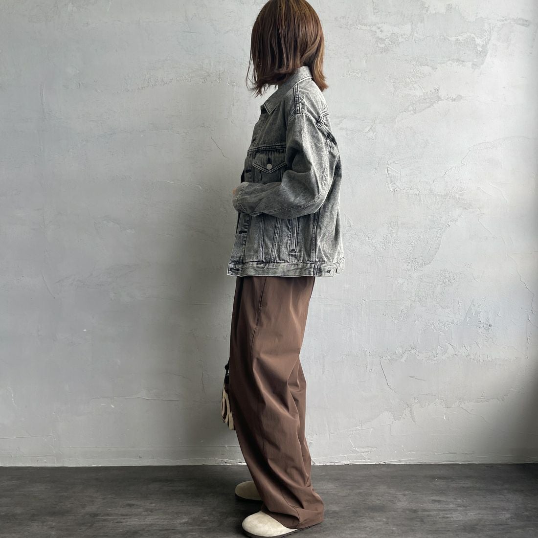 Noir Fabrik [ヌワールファブリック] デニムトラッカージャケット [NF-243-064] ACID BLK &&モデル身長：158cm 着用サイズ：XS&&