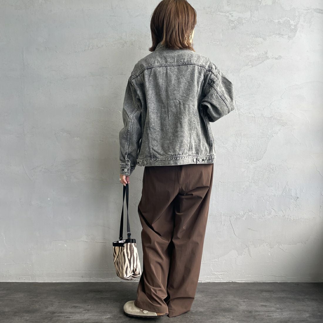 Noir Fabrik [ヌワールファブリック] デニムトラッカージャケット [NF-243-064] ACID BLK &&モデル身長：158cm 着用サイズ：XS&&