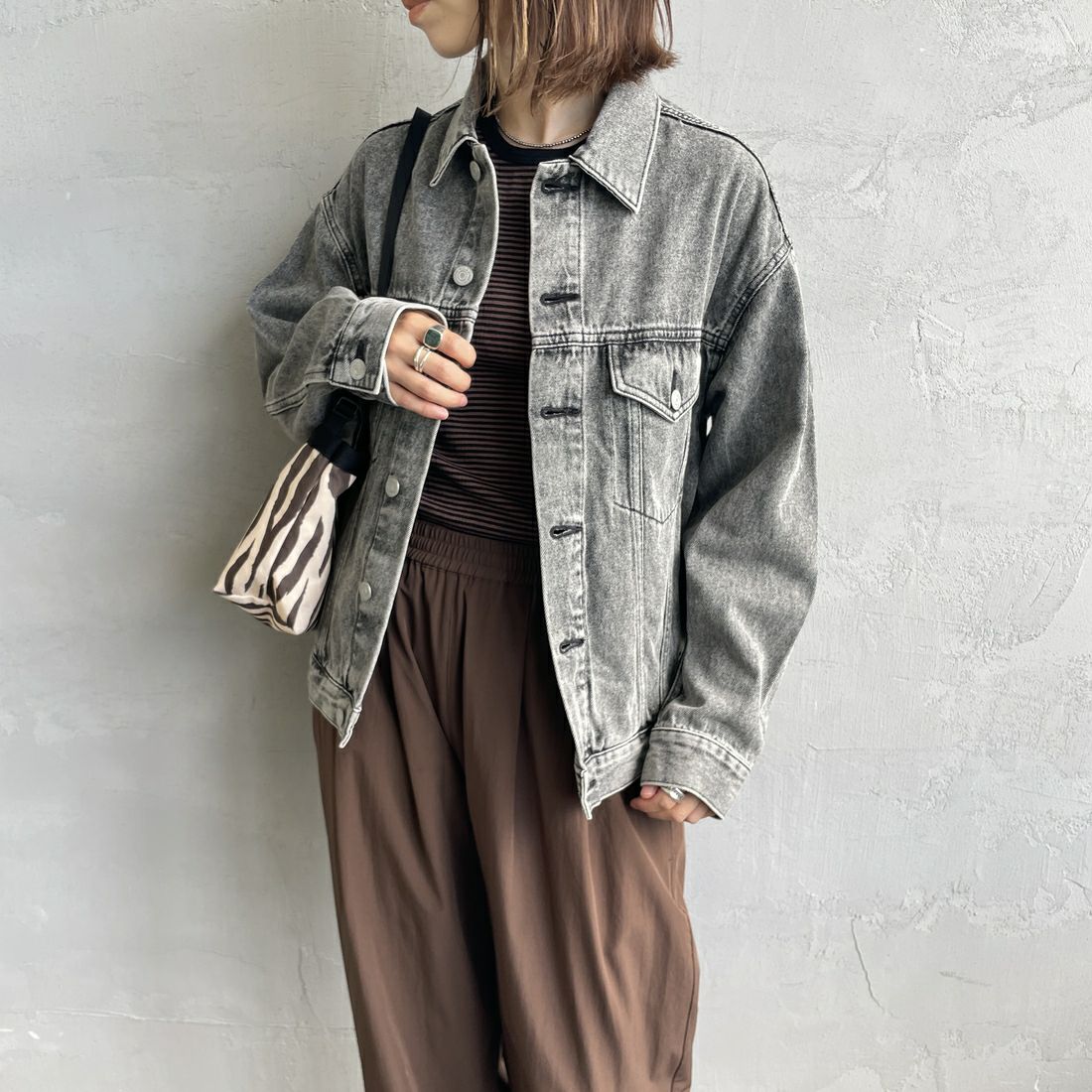 Noir Fabrik [ヌワールファブリック] デニムトラッカージャケット [NF-243-064] ACID BLK &&モデル身長：158cm 着用サイズ：XS&&