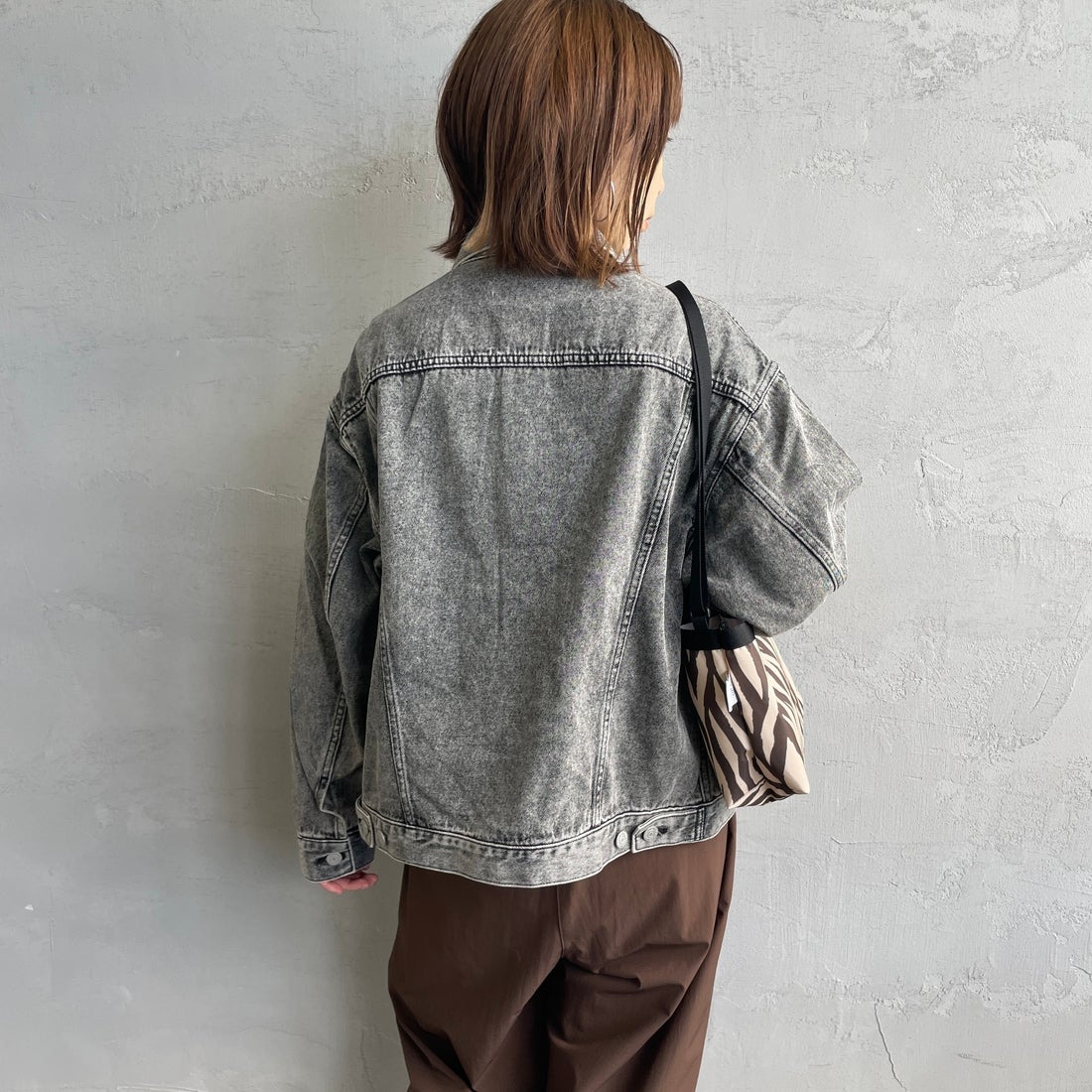 Noir Fabrik [ヌワールファブリック] デニムトラッカージャケット [NF-243-064] ACID BLK &&モデル身長：158cm 着用サイズ：XS&&