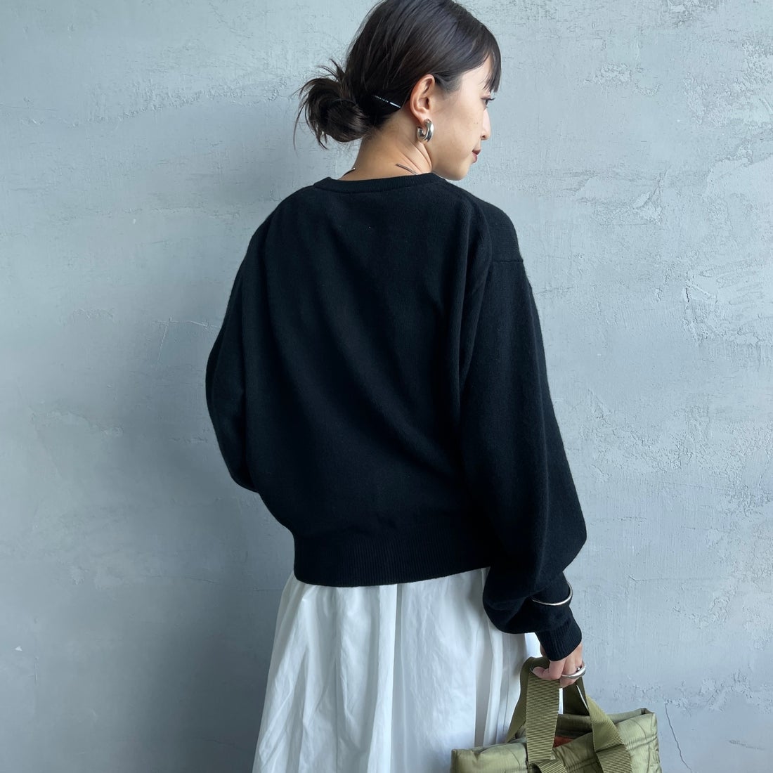 DANTON [ダントン] ラムウール クルーネックカーディガン [DT-D0031LMW] BLACK &&モデル身長：150cm 着用サイズ：34&&