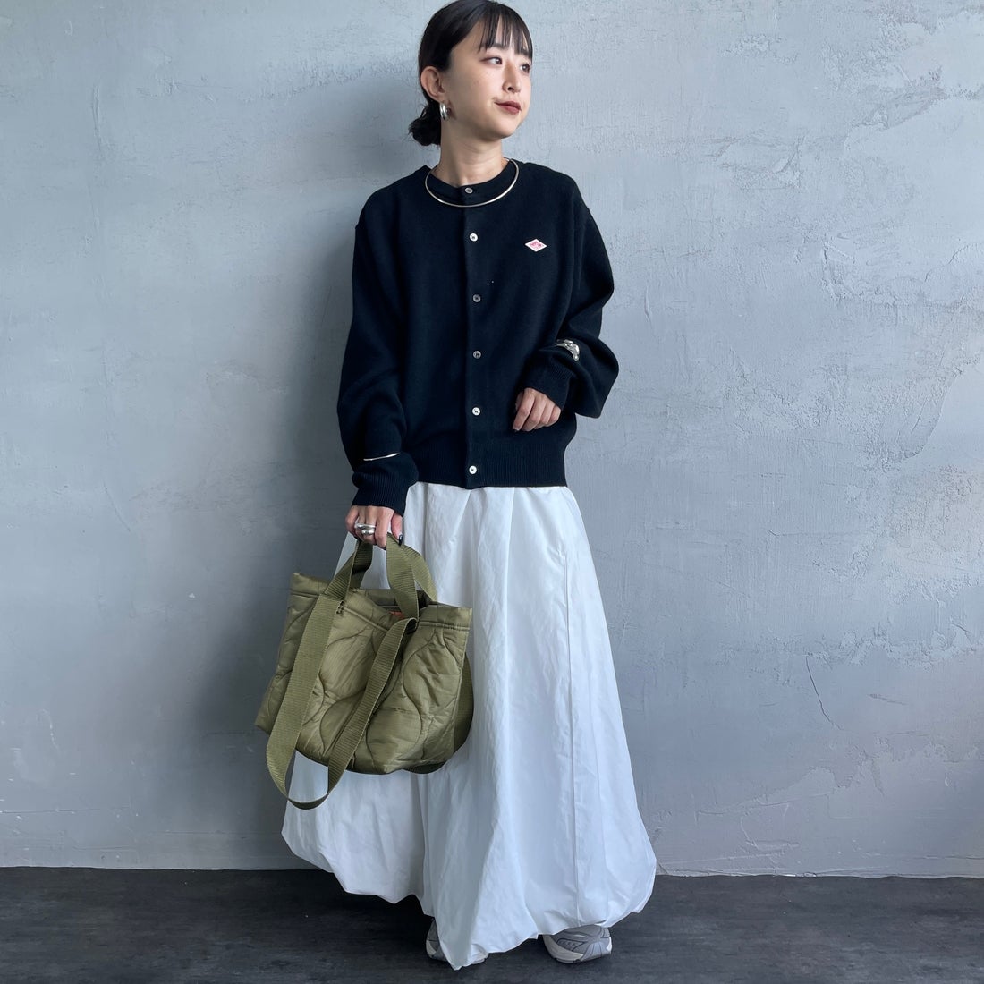 DANTON [ダントン] ラムウール クルーネックカーディガン [DT-D0031LMW] BLACK &&モデル身長：150cm 着用サイズ：34&&