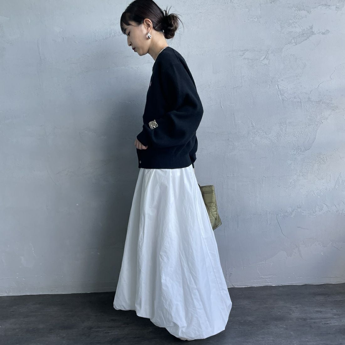 DANTON [ダントン] ラムウール クルーネックカーディガン [DT-D0031LMW] BLACK &&モデル身長：150cm 着用サイズ：34&&