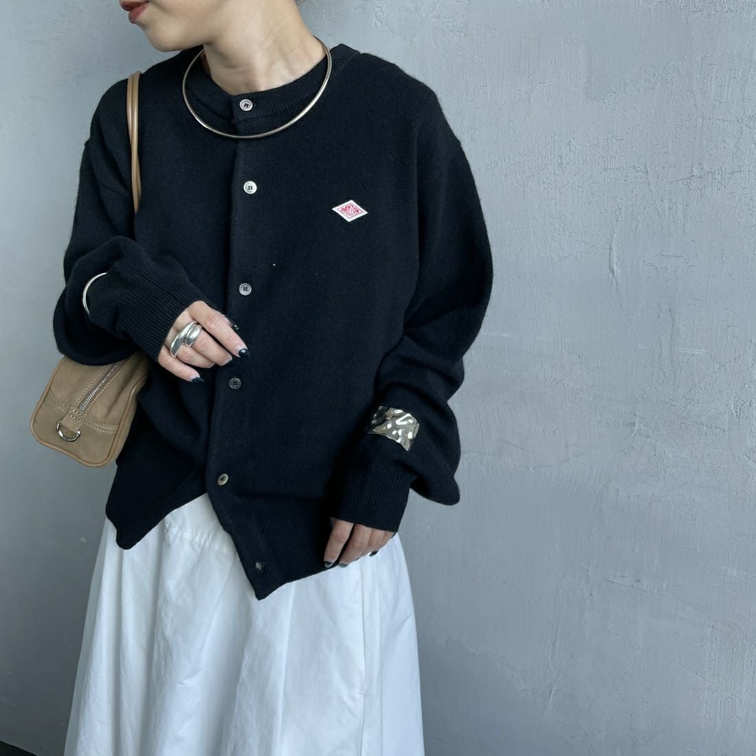 DANTON [ダントン] ラムウール クルーネックカーディガン [DT-D0031LMW] BLACK &&モデル身長：150cm 着用サイズ：34&&