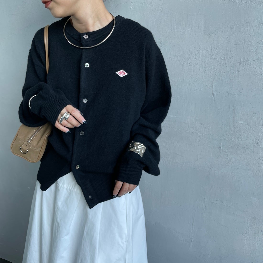 DANTON [ダントン] ラムウール クルーネックカーディガン [DT-D0031LMW] BLACK &&モデル身長：150cm 着用サイズ：34&&