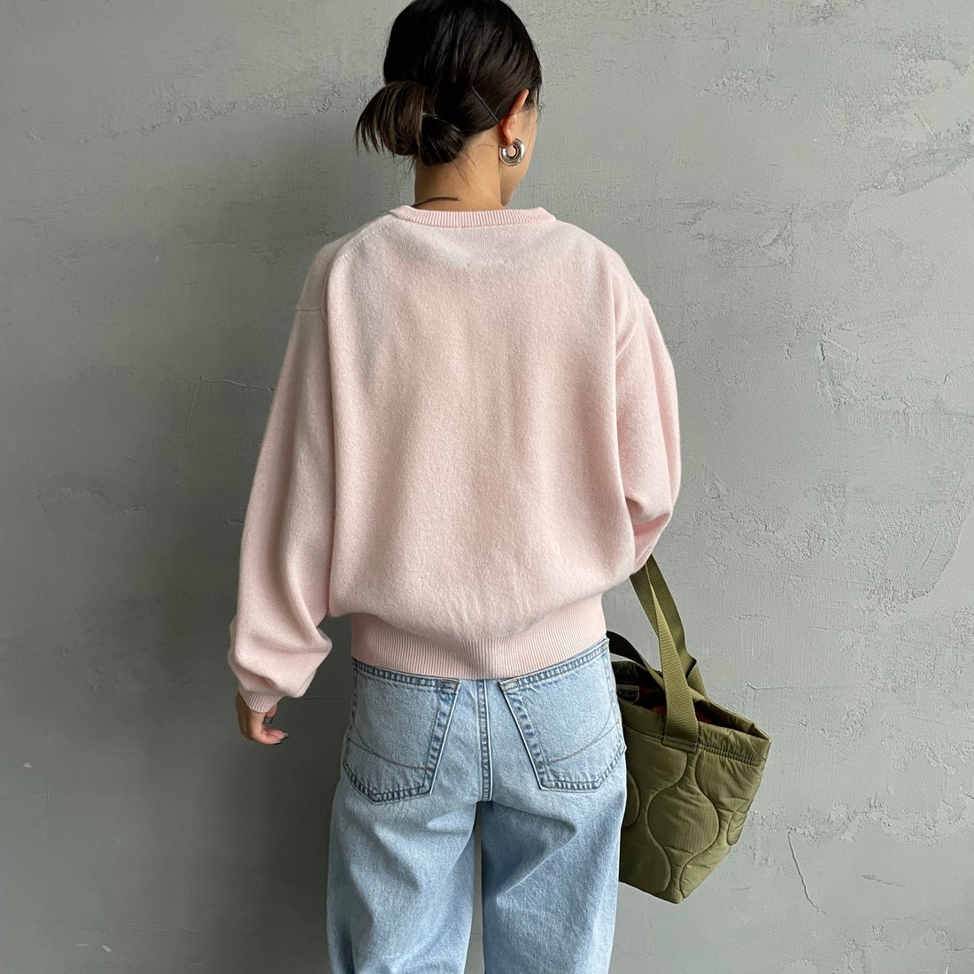 DANTON [ダントン] ラムウール クルーネックカーディガン [DT-D0031LMW] PALE PINK &&モデル身長：150cm 着用サイズ：34&&