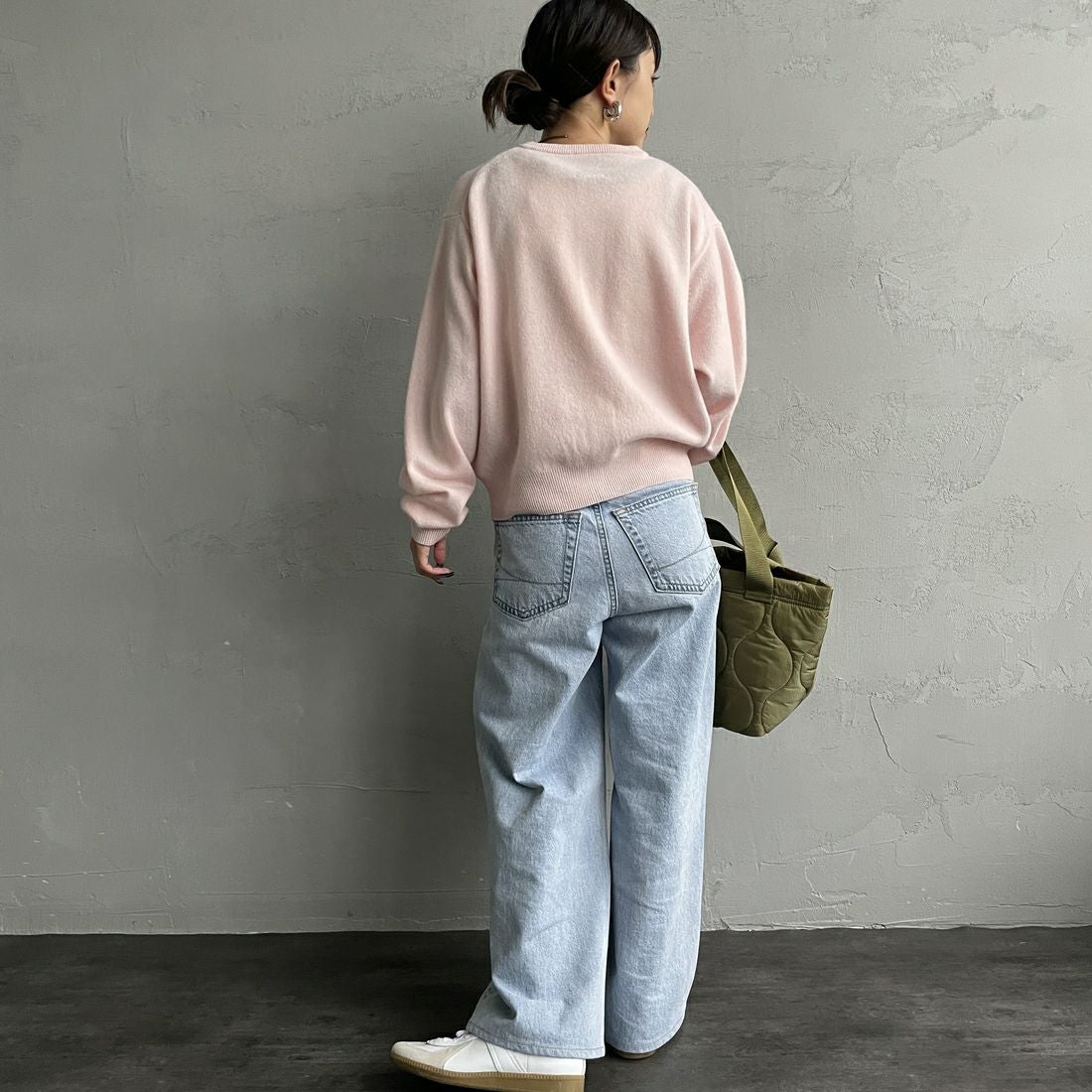 DANTON [ダントン] ラムウール クルーネックカーディガン [DT-D0031LMW] PALE PINK &&モデル身長：150cm 着用サイズ：34&&
